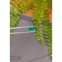 2.21 Ct. Emerald from Zambia Life Style