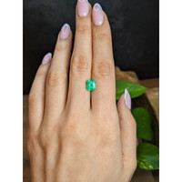 2.13 Ct. Emerald from Colombia Life Style