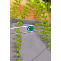 2.85 Ct. Emerald from Zambia Life Style