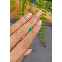 0.43 Ct. Emerald from Zambia Life Style