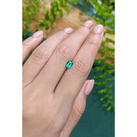 0.44 Ct. Emerald from Colombia Life Style
