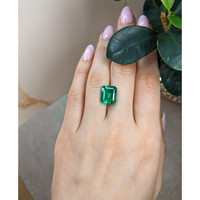 5.78 Ct. Emerald from Colombia Life Style