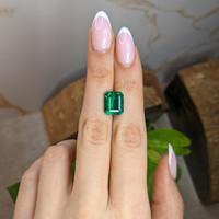 4.46 Ct. Emerald from Colombia Life Style