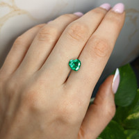 1.72 Ct. Emerald from Colombia Life Style