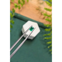 0.37 Ct. Emerald from Afghanistan Life Style