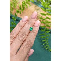 0.55 Ct. Emerald from Afghanistan Life Style