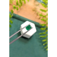 0.96 Ct. Emerald from Afghanistan Life Style