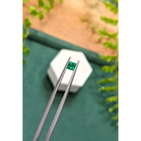 0.33 Ct. Emerald from Afghanistan Life Style