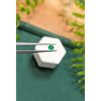 0.15 Ct. Emerald from Afghanistan Life Style