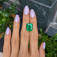 9.21 Ct. Emerald from Colombia Life Style