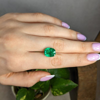 6.05 Ct. Emerald from Colombia Life Style