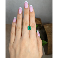2.97 Ct. Emerald from Colombia Life Style