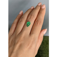 2.40 Ct. Cabochon Emerald from Colombia Life Style