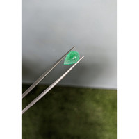 2.40 Ct. Cabochon Emerald from Colombia Life Style
