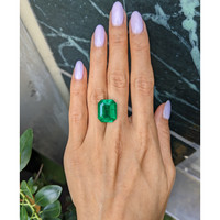 12.23 Ct. Emerald from Colombia Life Style