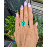 8.28 Ct. Emerald from Colombia - Muzo Life Style