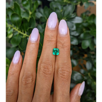 0.99 Ct. Emerald from Colombia Life Style