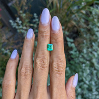 0.98 Ct. Emerald from Colombia Life Style
