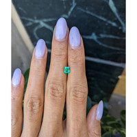 0.46 Ct. Emerald from Colombia Life Style