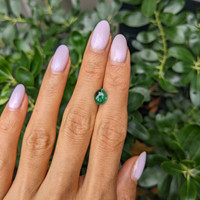 1.43 Ct. Cabochon Emerald from Colombia Life Style