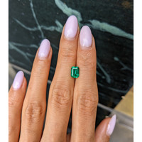 1.06 Ct. Emerald from Colombia - Muzo Life Style