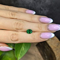 1.42 Ct. Emerald from Colombia Life Style