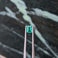 0.39 Ct. Emerald from Colombia Life Style