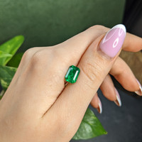 2.85 Ct. Emerald from Brazil Life Style