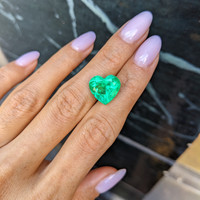 7.20 Ct. Emerald from Colombia Life Style