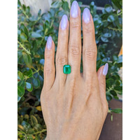 3.70 Ct. Emerald from Colombia Life Style