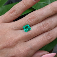 1.84 Ct. Emerald from Colombia Life Style