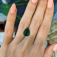 3.25 Ct. Emerald from Zambia Life Style