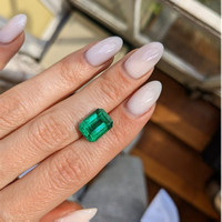 4.71 Ct. Emerald from Zambia Life Style