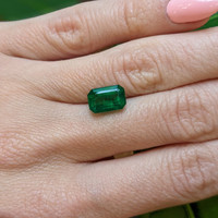 2.34 Ct. Emerald from Zambia Life Style