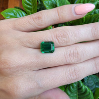 2.61 Ct. Emerald from Zambia Life Style