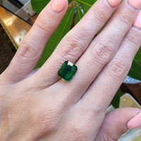 2.85 Ct. Emerald from Zambia Life Style