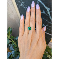 3.95 Ct. Emerald from Zambia Life Style