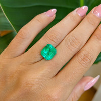 4.73 Ct. Emerald from Colombia Life Style