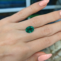 2.65 Ct. Emerald from Zambia Life Style