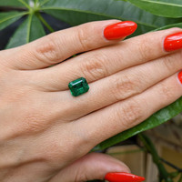 2.85 Ct. Emerald from Zambia Life Style