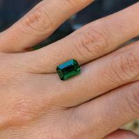 2.31 Ct. Emerald from Zambia Life Style