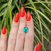 2.91 Ct. Emerald from Zambia Life Style
