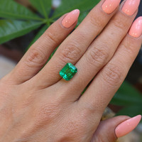 3.06 Ct. Emerald from Colombia Life Style