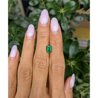 0.95 Ct. Emerald from Zambia Life Style