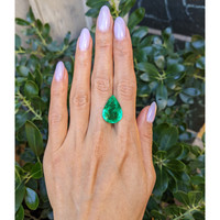 10.94 Ct. Emerald from Colombia Life Style