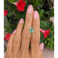 1.27 Ct. Emerald from Colombia Life Style