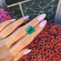 10.48 Ct. Emerald from Zambia Life Style
