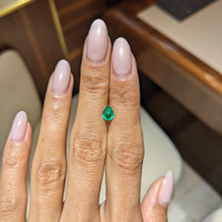 0.50 Ct. Emerald from Colombia Life Style
