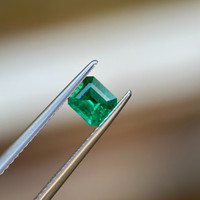 0.49 Ct. Emerald from Colombia Life Style