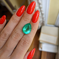 7.50 Ct. Emerald from Brazil Life Style